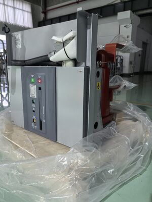 DC 125V إغلاق وإفتتاح التوتر التشغيلي مكسر الدوائر الفراغ الجهد العالي مع سرعة الإغلاق 0.766 M في الثانية الواحدة